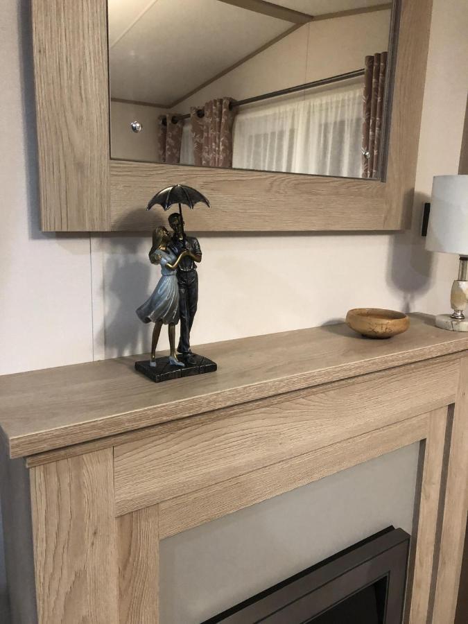 Luxury 2 Bedroom Caravan In Stunning Location Pitlochry Bagian luar foto
